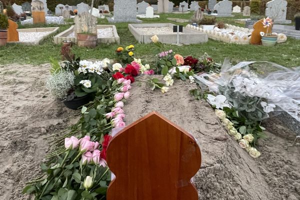 Sépulture de Meryem au cimetière de Grande Synthe