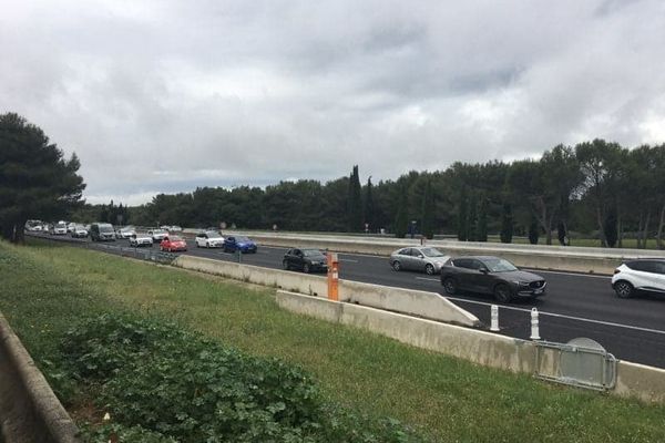 Du monde sur l'autoroute A9 ce dimanche 16 mai, après le pont de l'Ascension.