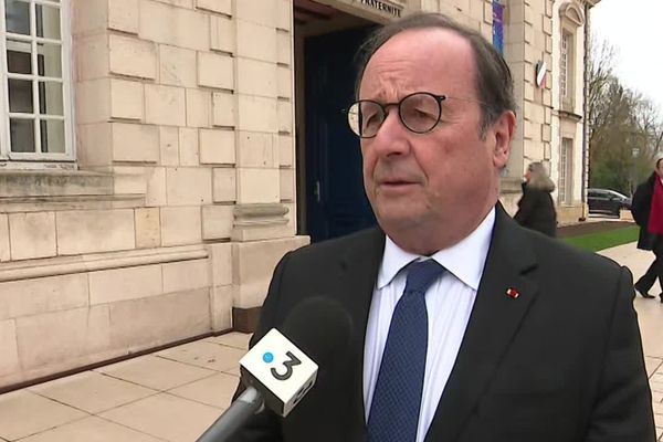 François Hollande, le 9 février 2024 à Vitry-le-François (Marne).