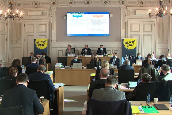 Session au Conseil départemental de l'Ain à Bourg-en-Bresse.