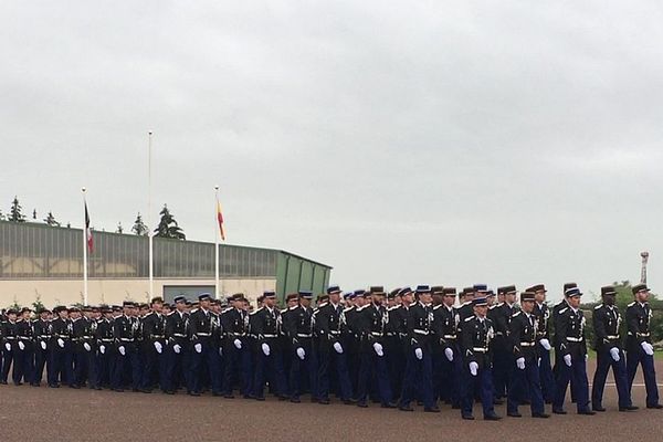 La 15e promotion de l’école de gendarmerie de Dijon a reçu le nom d’Alain Nicolas, un gendarme au GIGN tué en 2016 lors d'une intervention au domicile d’un forcené à Gassin, dans le Var. 