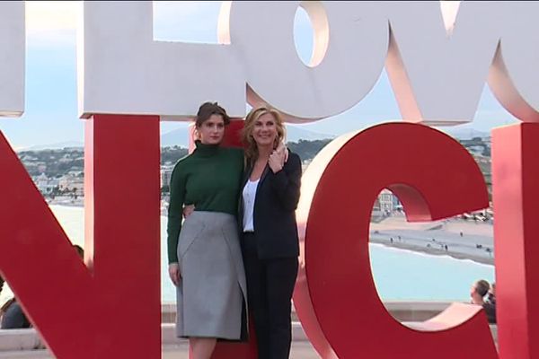 Michèle Laroque et sa fille, lors de l'avant-première de "Brillantissime" le 10 novembre 2017.  