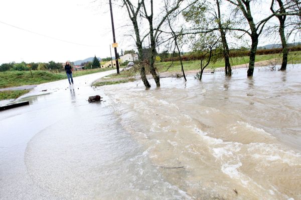  La rivière Ardèche en crue après les pluies (images ARCHIVES ...)