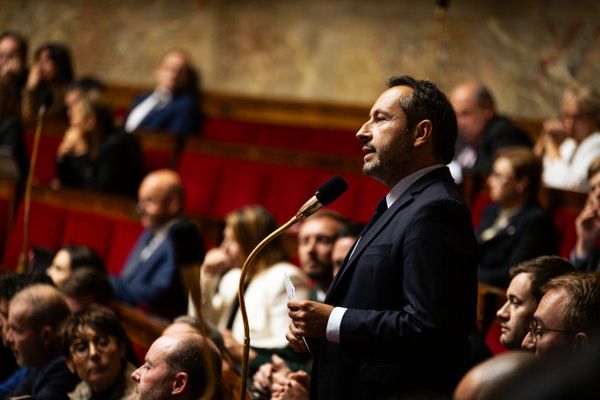 Sébastien Chenu député du Nord et vice président du Rassemblement National à l'Assemblée Nationale lors des questions au gouvernement en octobre 2024