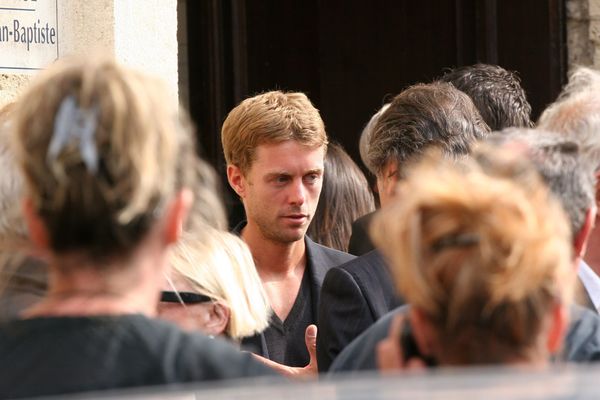 Grégory Boudou, le frère de Laeticia Hallyday, aux obsèques de leur grand-père à Marseillan en 2010