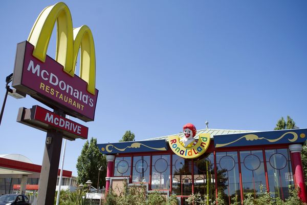 Le géant américain de la restauration rapide Mc Donald's a retiré de la vente des salades Caesar contaminées à la listeria. 