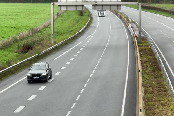 L'accident mortel s'est produit sur l'A26, dans le sens Calais-Reims, à hauteur de l'échangeur avec l'autoroute A1 dans le Pas-de-Calais, samedi 16 novembre 2024.