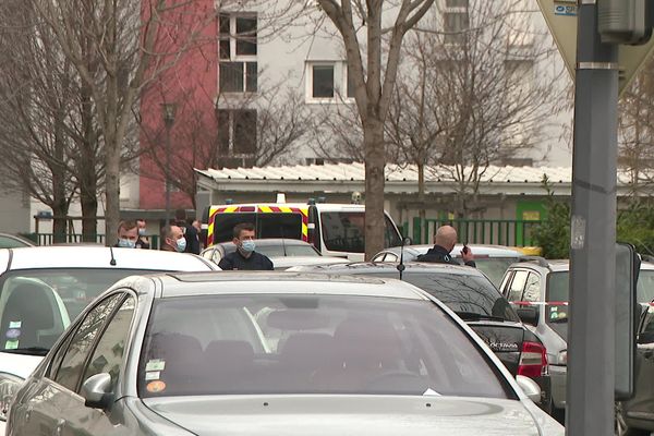 La victime a été retrouvée égorgée,  rue Georges-de-Manteyer dans le quartier Teisseire ( Mardi 22 février 2021)