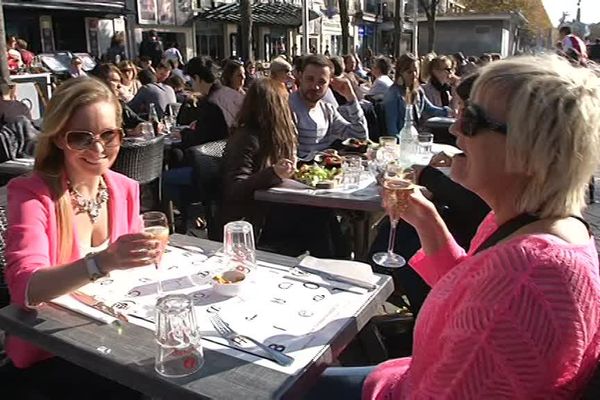 Les terrasses rémoises étaient complètes ce week-end.