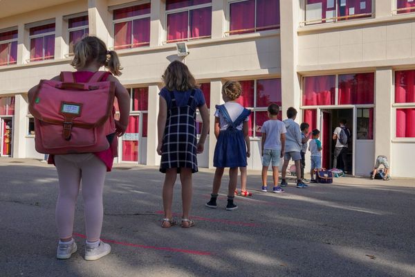 Illustration. Jeudi 28 mai, rentrée à l'école primaire de la pointe rouge à Marseille.