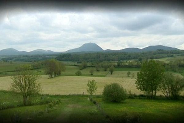 Très belle vue de la Chaîne des Puys