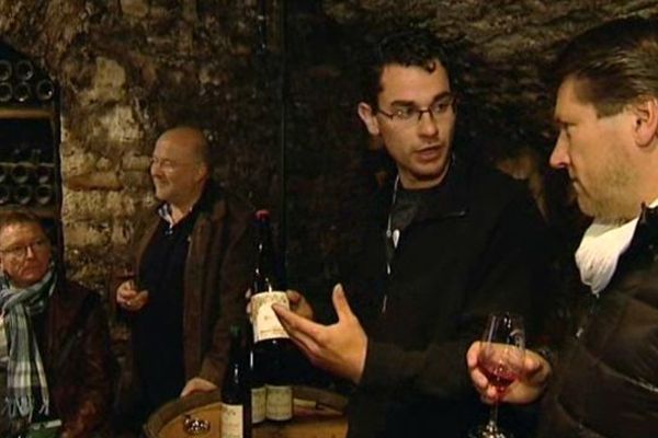 Une vingtaine de viticulteurs du village de Savigny-lès-Beaune accueillent les amateurs de vin samedi 3 et dimanche 4 mai 2014. 