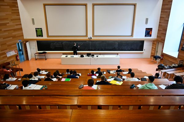 Un professeur d'économie de l'université Toulouse III- Paul-Sabatier d'exiger de ses 180 élèves de premières année une fiche de lecture de son propre livre (Illustration).