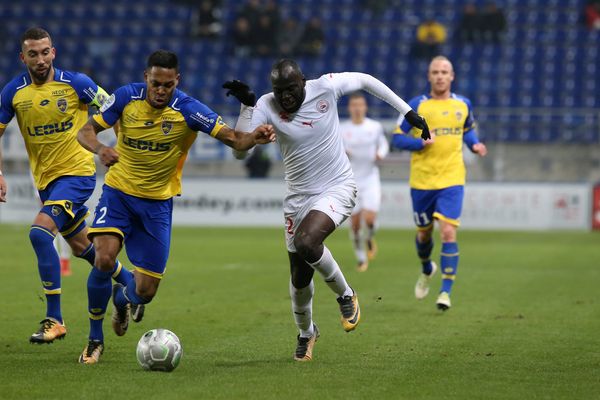 Sochaux - Nîmes: 2-1. Les Crocos restaient sur quatre victoires d'affilée.