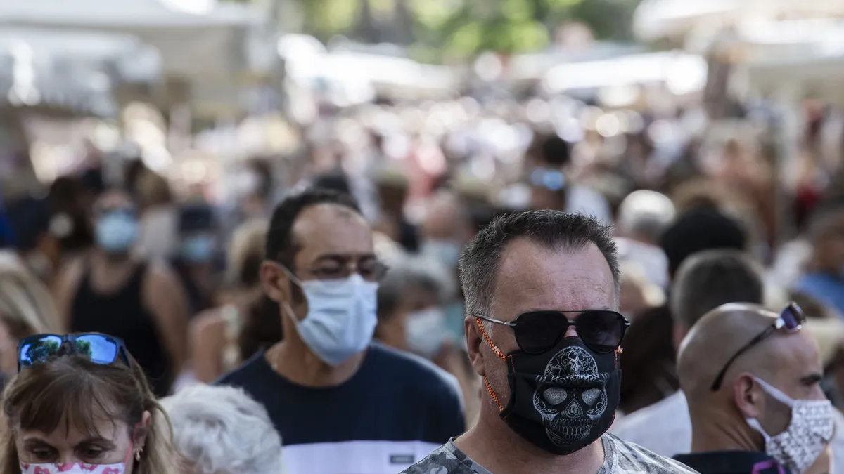 Coronavirus Le Pneumologue Lyonnais Anti Masque Patrick Bellier Vire Du Plateau De Balance Ton Post