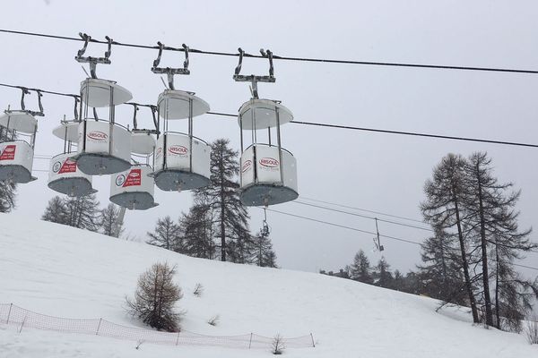 Les cabines télépulsées de Risoul ce matin. 