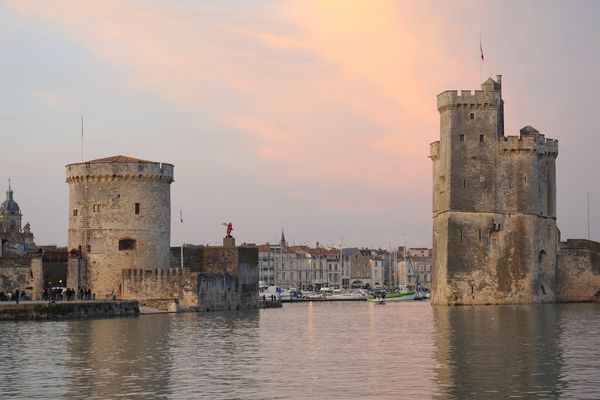 Les tours du vieux port de La Rochelle (Archives)