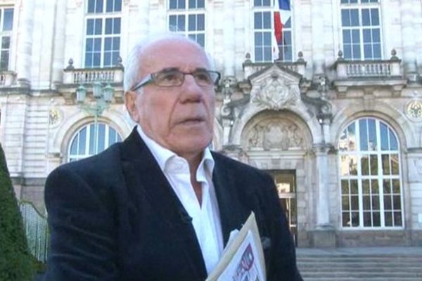 Camille Geutier devant la mairie de Limoges (archive)