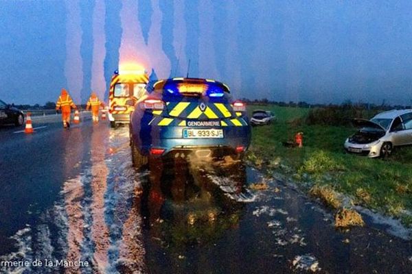 L'A84 a été le théâtre de trois accidents ce mardi matin.