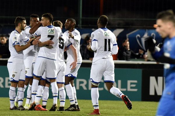 Le FCSM, en blanc, a réussi à bien gérer la partie contre Colomiers.