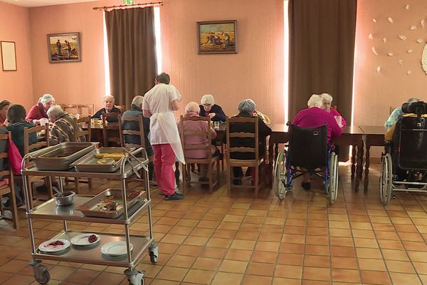 L'EHPAD de Saint-Anthème, petit village dans le Puy-de-Dôme, est menacé de fermeture.