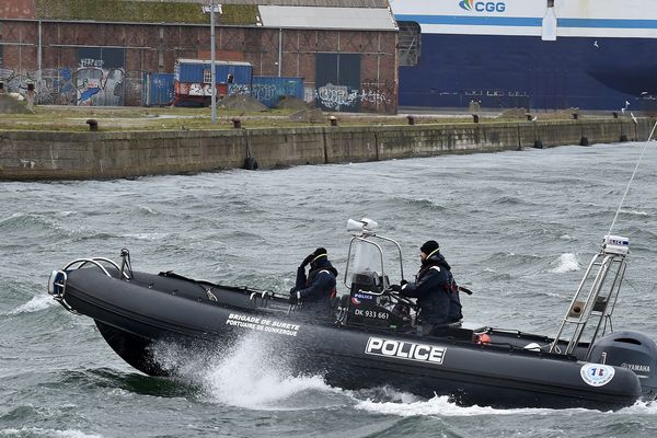 Le pot-aux-roses a été découvert dans le port de Dunkerque. 