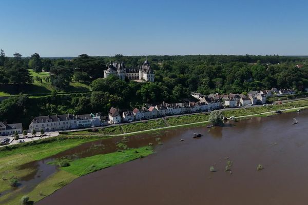 Chaumont-sur-Loire (Loir-et-Cher), ville-étape du circuit de la Loire à vélo - juin 2024