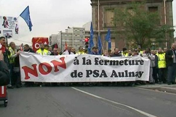 350 à 400 salariés ont défilé dans les rues de Bobigny aujourd'hui jeudi 8 novembre 2012