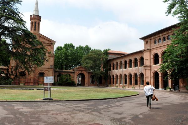 Lundi 23 septembre 2024, les sapeurs-pompiers sont intervenus à l'hôpital psychiatrique Gérard Marchant de Toulouse (Haute-Garonne).