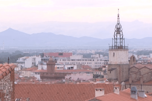 Beaucoup de candidats au départ de l'élection municipale à Perpignan.