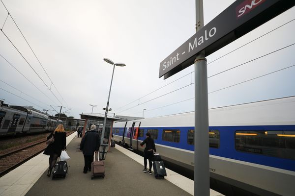 Une bagarre a eu lieu à la sortie du TGV Paris-Saint-Malo entre des policiers en civil et un groupe de jeunes bretons.