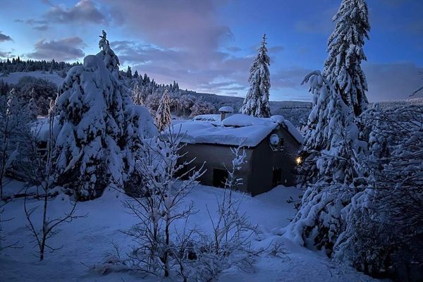 1,5 mètres de neige sont tombés, la station de ski du mont Aigoual ouvre ses portes ce 16 mars 2022.