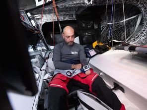 Damien Seguin, le skipper utilise des capteurs pour suivre sa santé sur le Vendée Globe, un projet suivi par le TER à Lorient