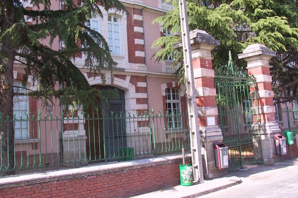 L'entrée du lycée Victor Hugo de Gaillac