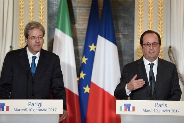 Pour François Hollande, le rachat de STX France par l'italien Fincantieri est une "hypothèse très sérieuse"