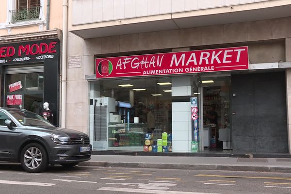 Le commerçant lyonnais gère plusieurs affaires dont une supérette de spécialités afghanes et un restaurant