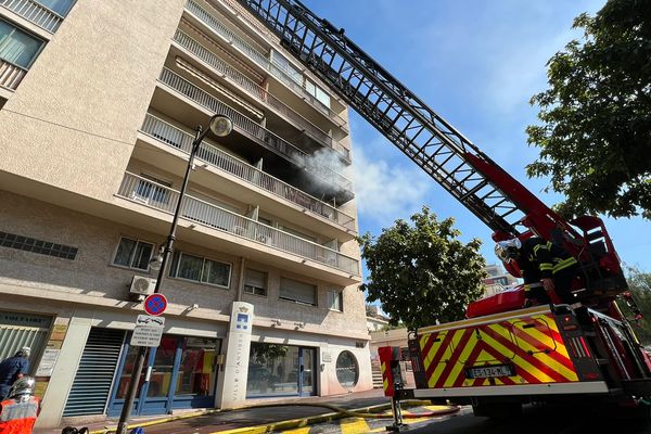 Le feu s'est déclaré dans un appartement Boulevard Wilson, à Antibes.