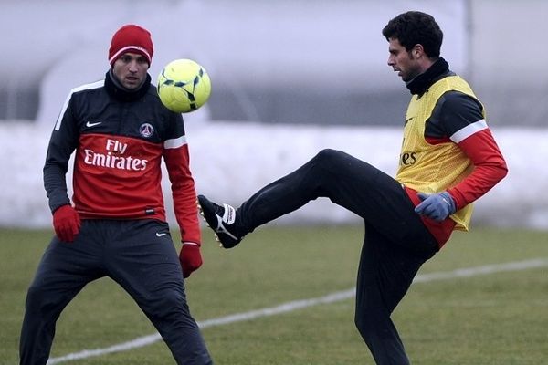 Mathieu Bodmer (à gauche) lors d'un entrainement du PSG.