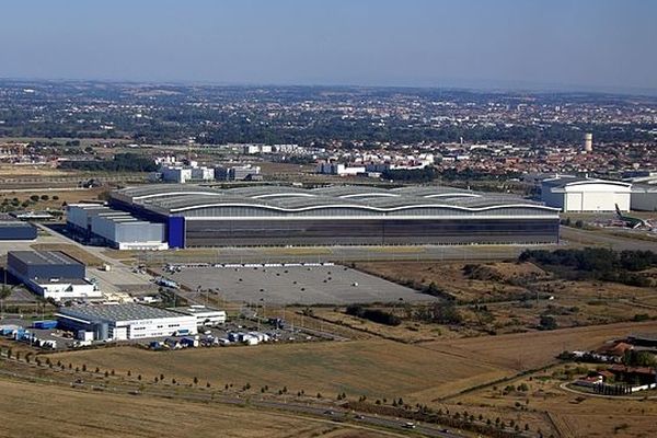 Hall d'assemblage final de l'A380 dans l'usine Lagardère à Blagnac