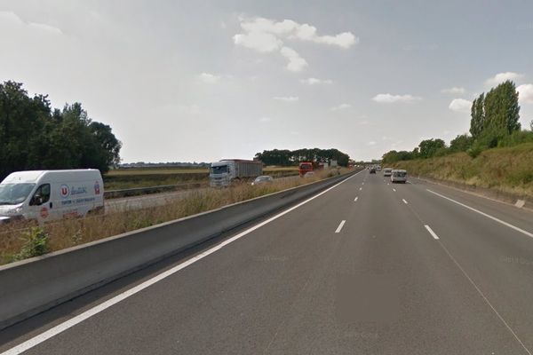 L'accident mortel s'est produit vers 12h55 sur l'A1 sens Lille-Paris, à hauteur de Camphin-en-Carembault.