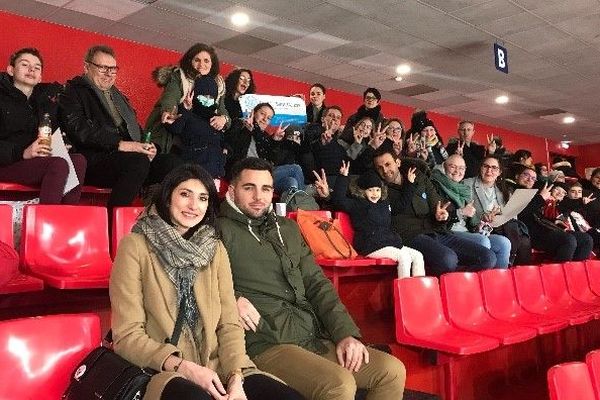 Le "Match des légendes", promesse d'une belle rencontre avec d'anciens champions de hockey pour les enfants atteints d'un cancer.