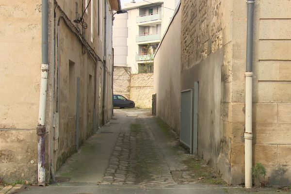 Un Marmandais de 58 ans a été retrouvé mort poignardé dans cette  petite impasse du quartier Belcier, derrière la gare de Bordeaux.