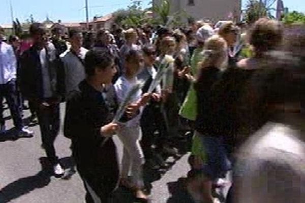 Amis, proches d'Iskander ont marché contre la violence