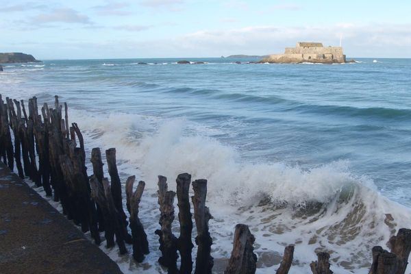 A Saint-Malo le vent souffle