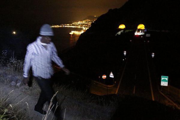 illustration de migrants à la frontière. Ici à Vintimille.