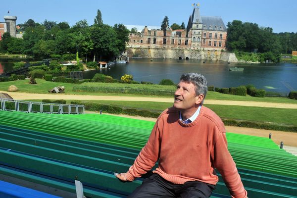 Philippe de Villiers sur le site de la Cinéscénie, en 2008.