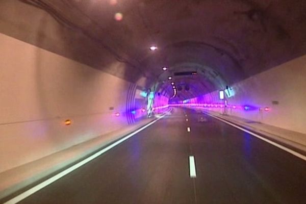 Tunnel de Violay sur l'A89- Archives