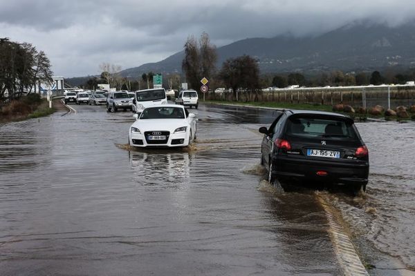 La tempête Fabien a frappé la Corse il y a 15 jours. 