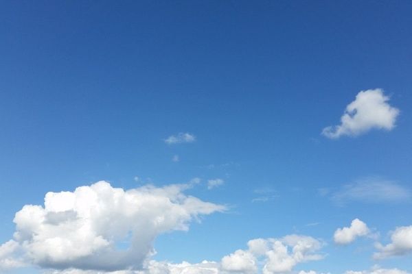 Un bleu parsemé de quelques cumulus décoratifs dans le ciel normand...