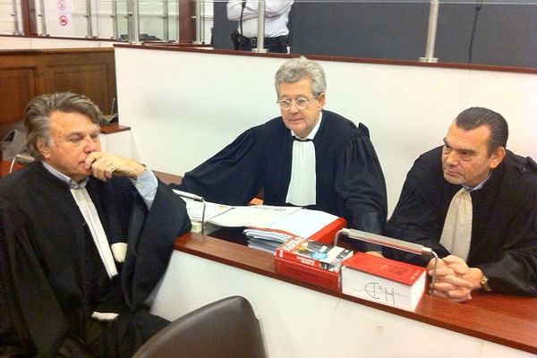 Les avocats de la défense et des parties civiles au moment du procés d'assises  de Bourg en Bresse 